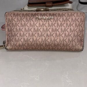 Michael Kors Rose Gold Wallet